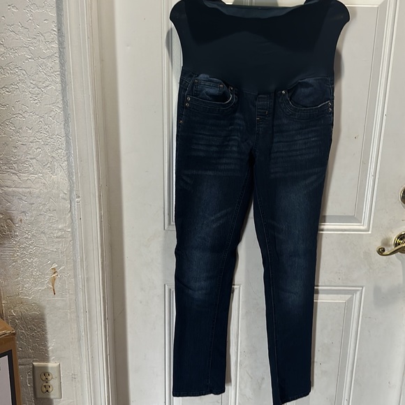 Bella Vida Maternity - Picture 3 of 13